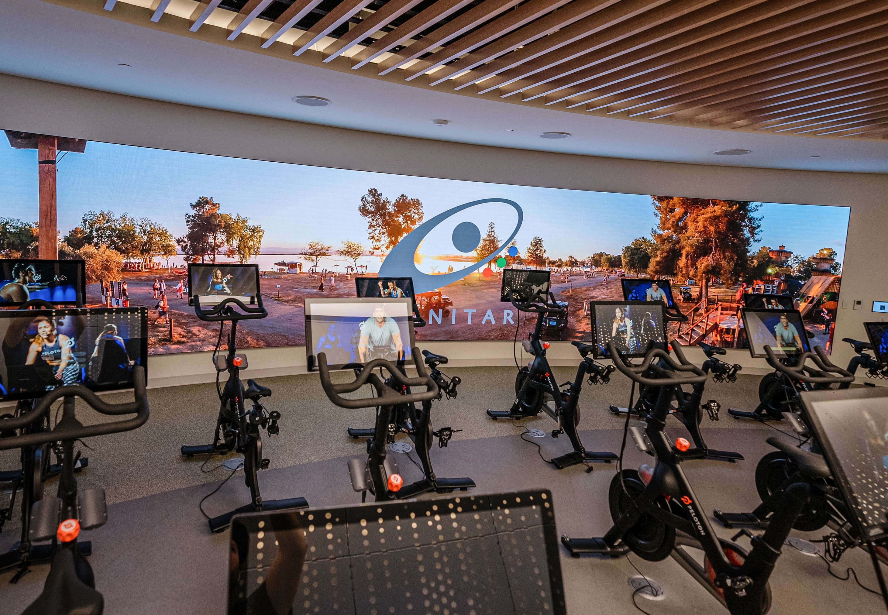Edwards Lifesciences Nanolumens curved video wall digital signage