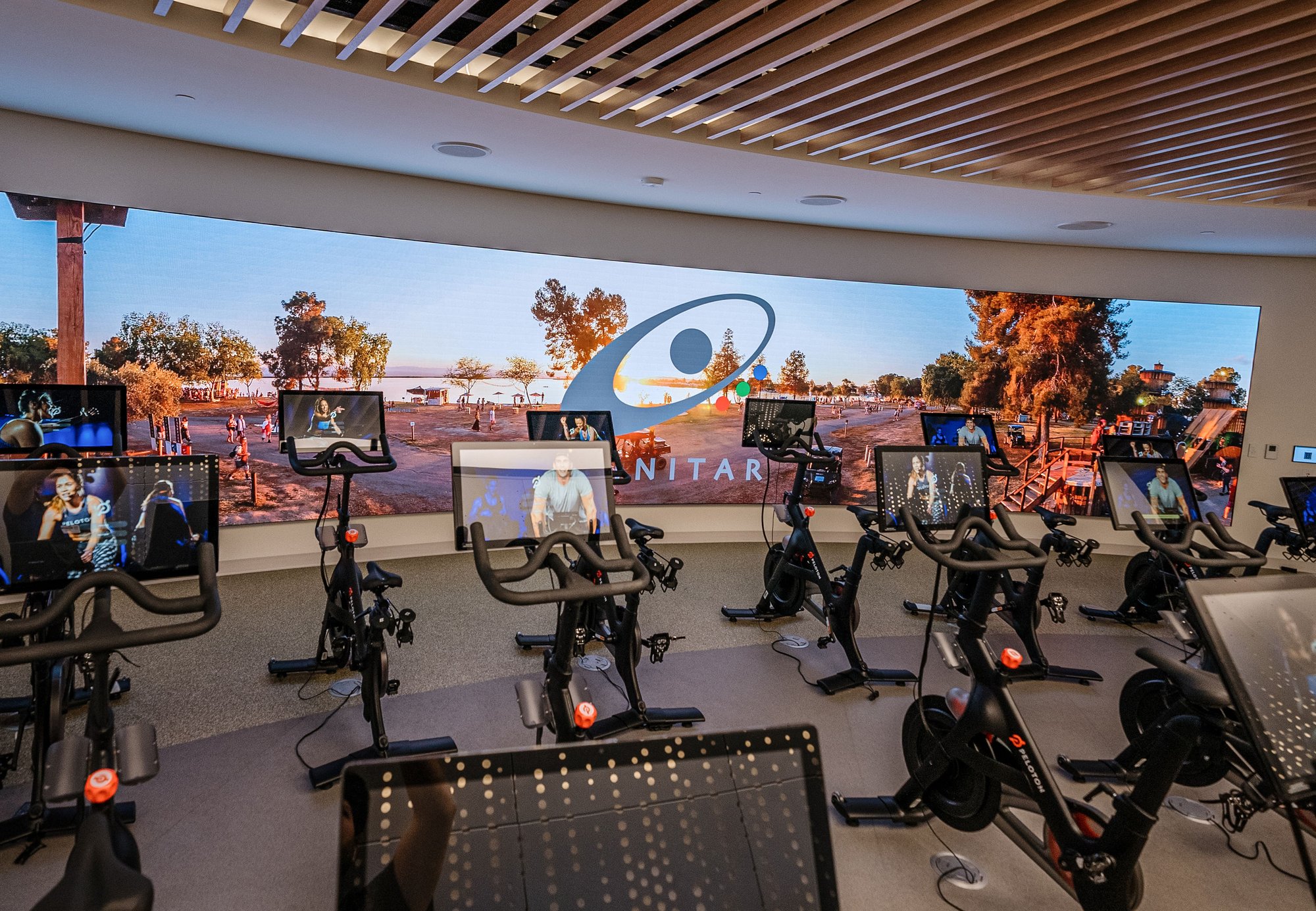 Edwards Lifesciences Nanolumens curved video wall digital signage